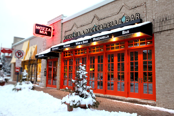 Exterior photo of Parasole restaurant Mozza Mia in Edina.