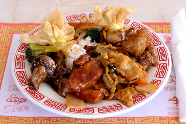Lunch Buffet at Red Moon Chinese Cafe in Eden Prairie