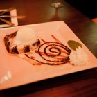 social-house-dessert