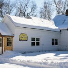 pony-farm-foods-exterior
