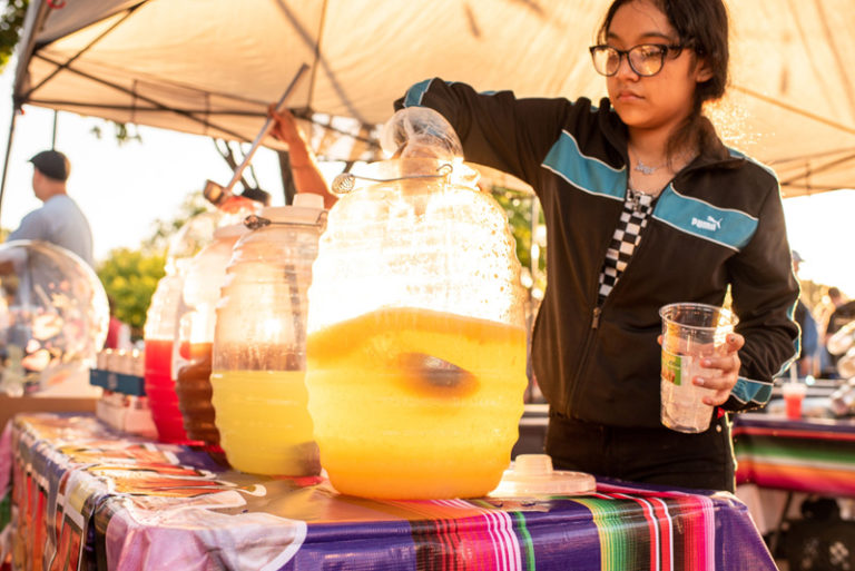 A QUAD CITIES FOOD TOUR Heavy Table